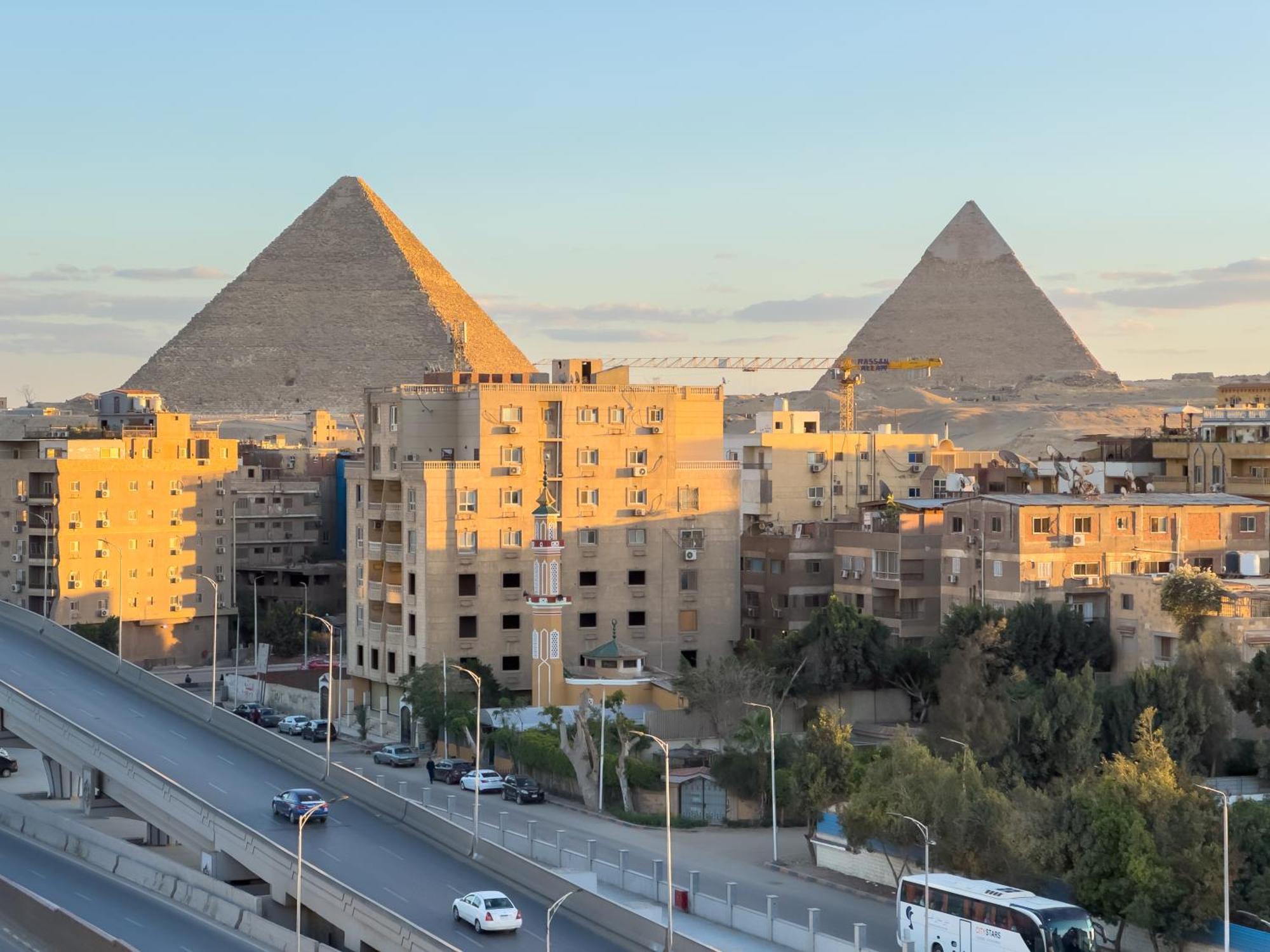 Royal Crown Hotel Giza Pyramids View Kafret el-Gabal 外观 照片