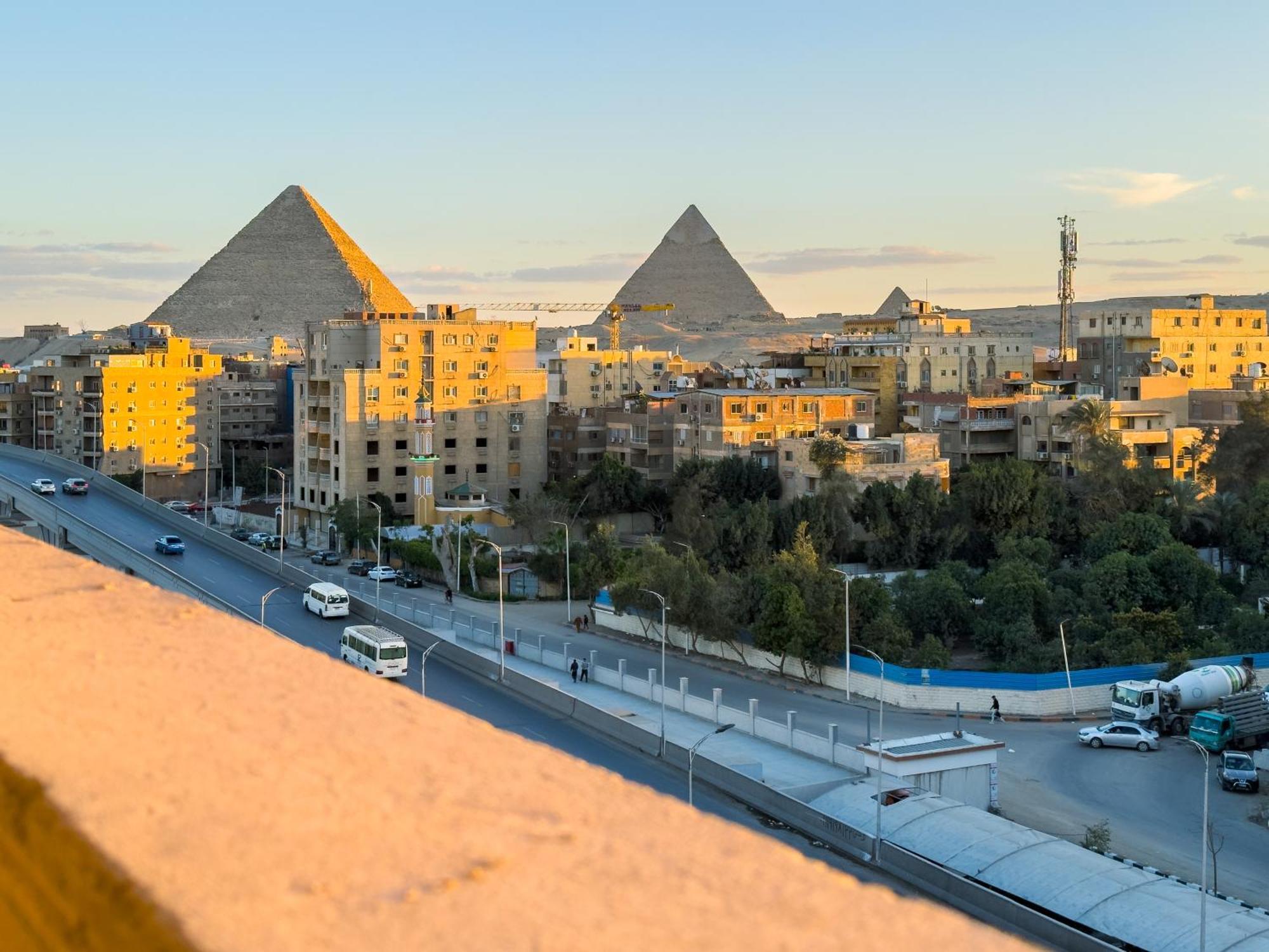 Royal Crown Hotel Giza Pyramids View Kafret el-Gabal 外观 照片