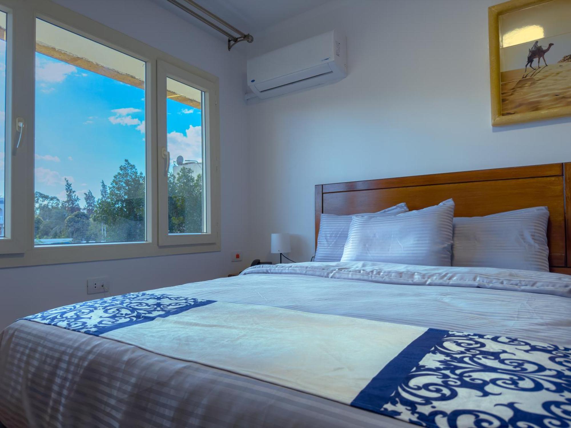 Royal Crown Hotel Giza Pyramids View Kafret el-Gabal 外观 照片